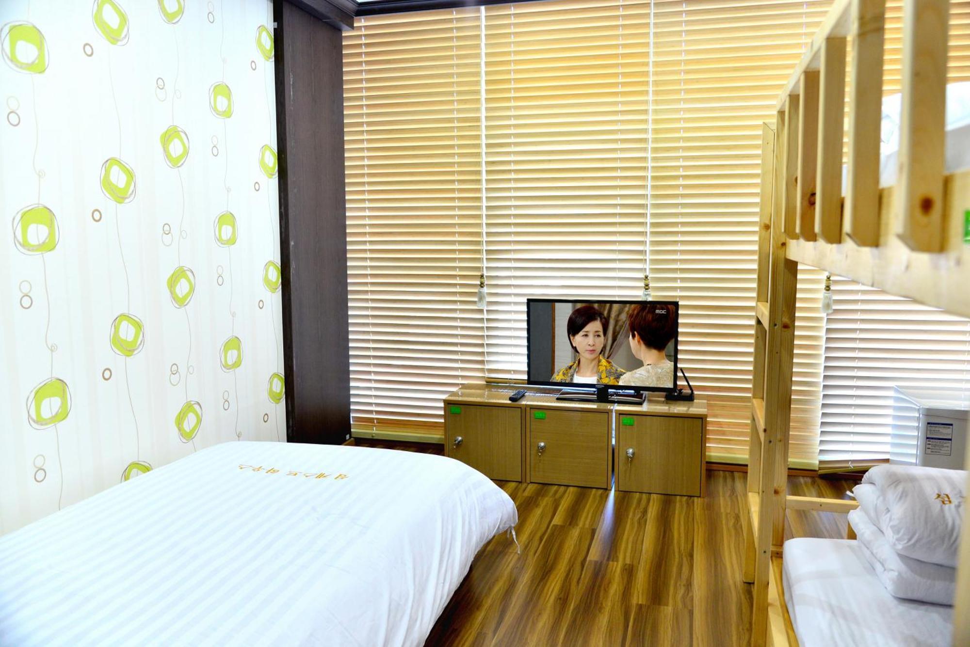 Seom Guesthouse Seogwipo Luaran gambar