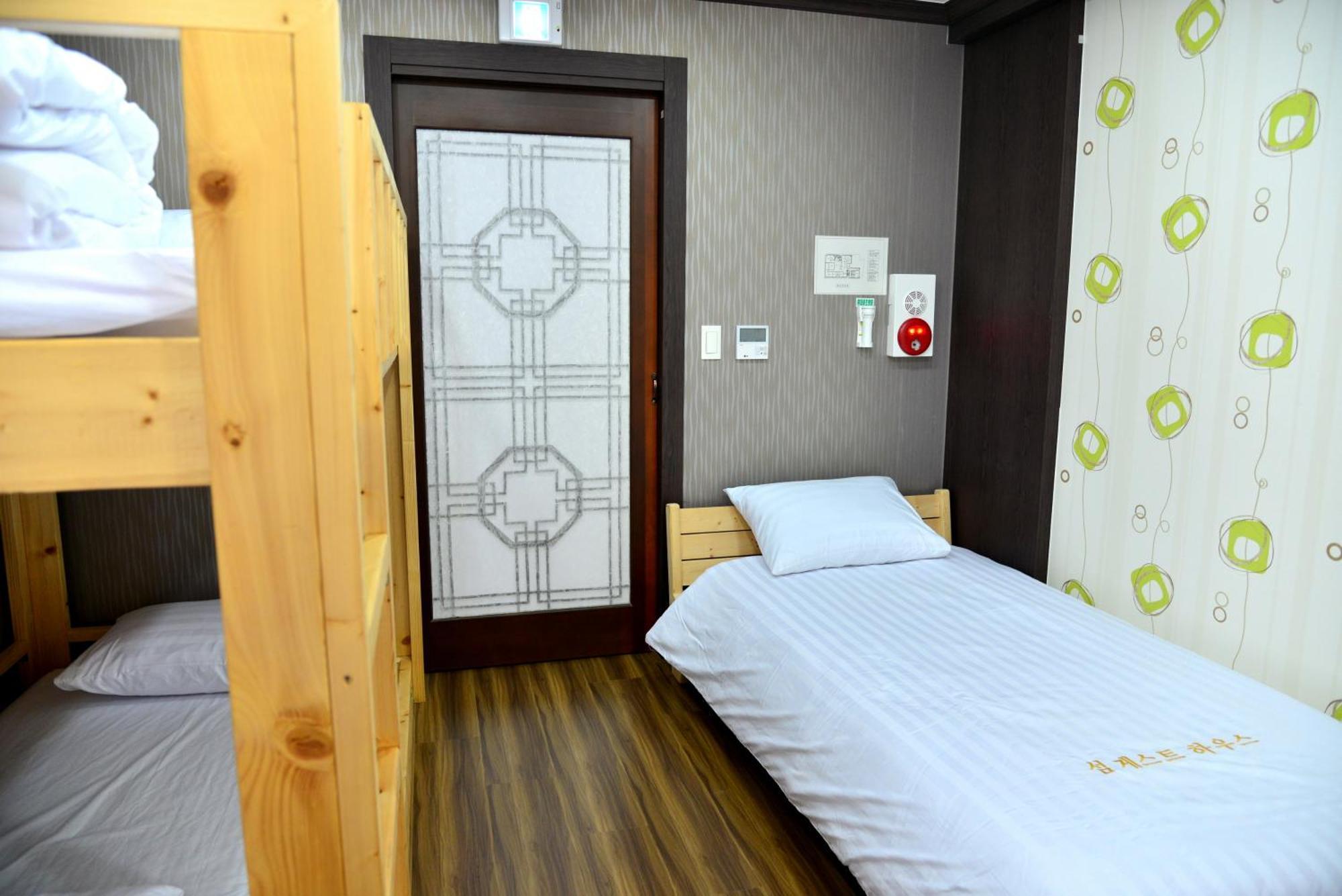 Seom Guesthouse Seogwipo Luaran gambar