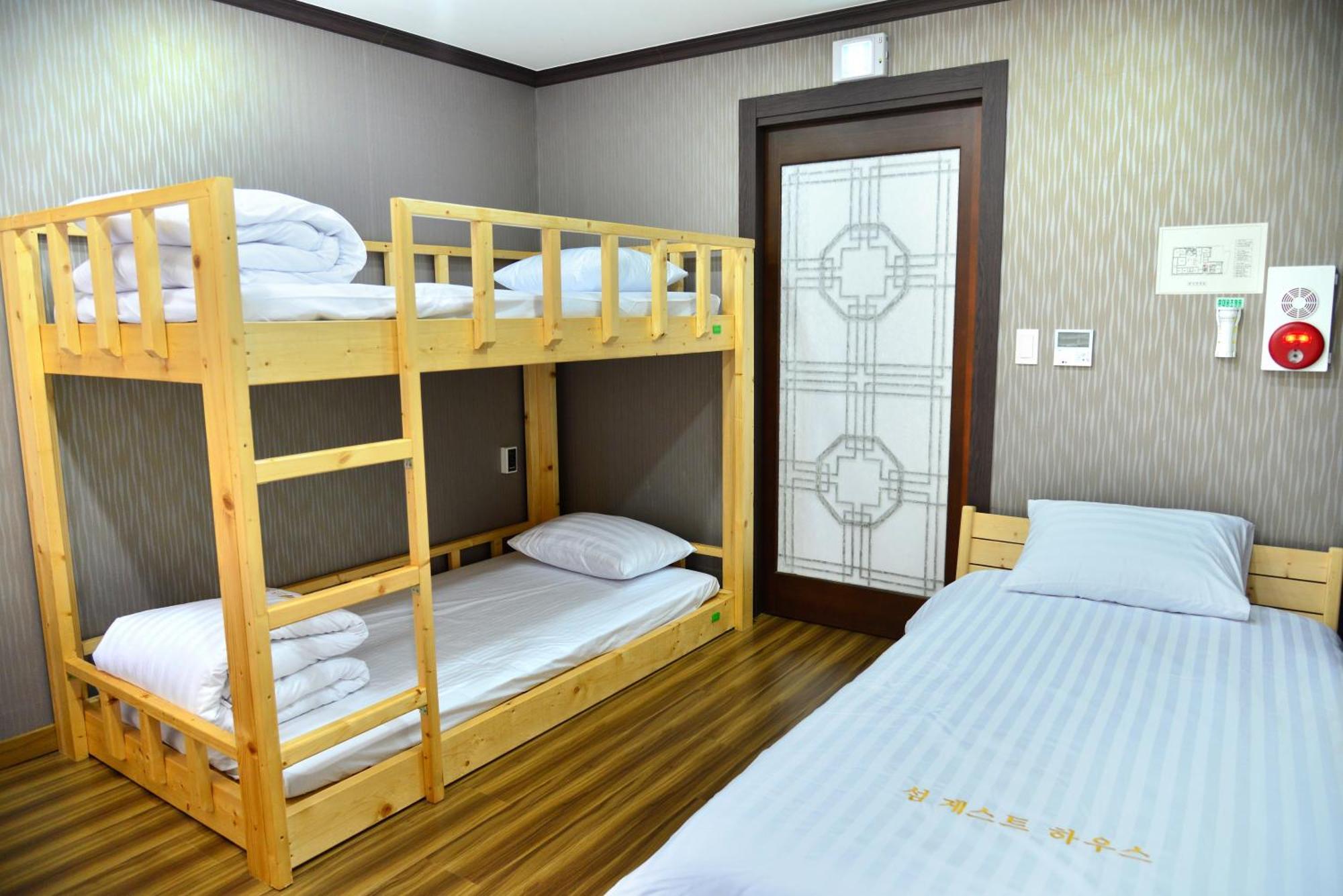 Seom Guesthouse Seogwipo Luaran gambar